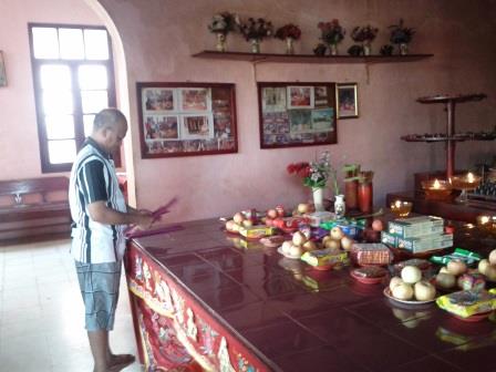 Tempelleiter Akom Fong
