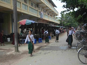 Im Kloster Phaung Daw Oo